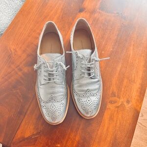Banana Republic Silver Leather Oxfords - size 10 - EUC